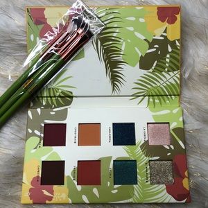 Alamar Reina Del Caribe Palette w/ Brushes